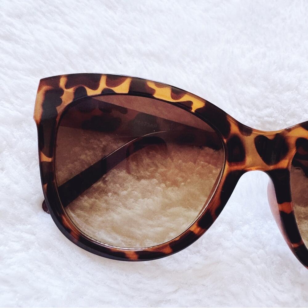Mina Tortoise Brown Chic Sunglasses - Picture 3 of 12